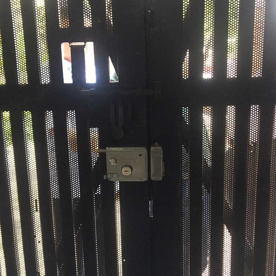 Lắp khóa cổng sắt Sửa khóa cổng sắt 2 - 4 cánh