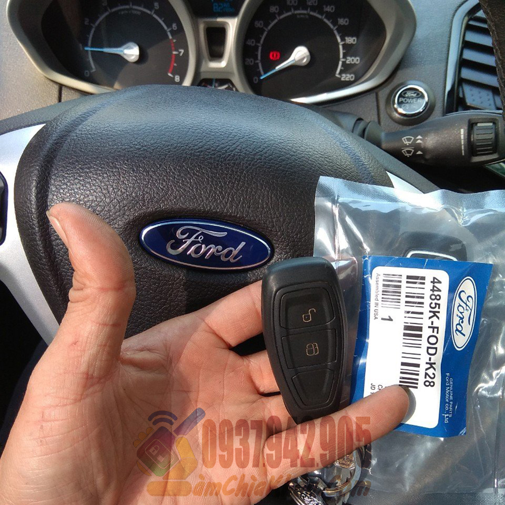 Làm chìa khóa xe Ford Ranger Fiesta Mustang 2 nút chính hãng