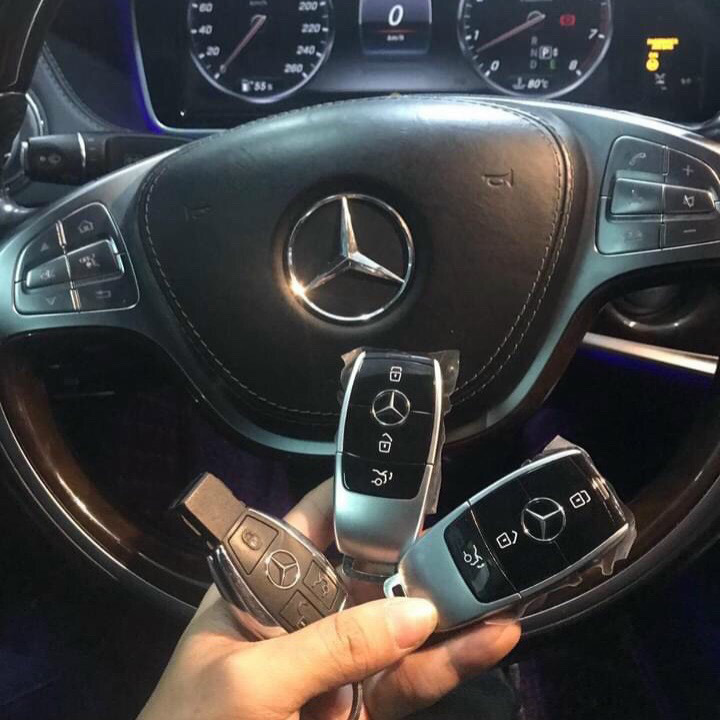 Làm chìa khoá thông minh xe Mercedes mẫu mới đẹp sang trọng