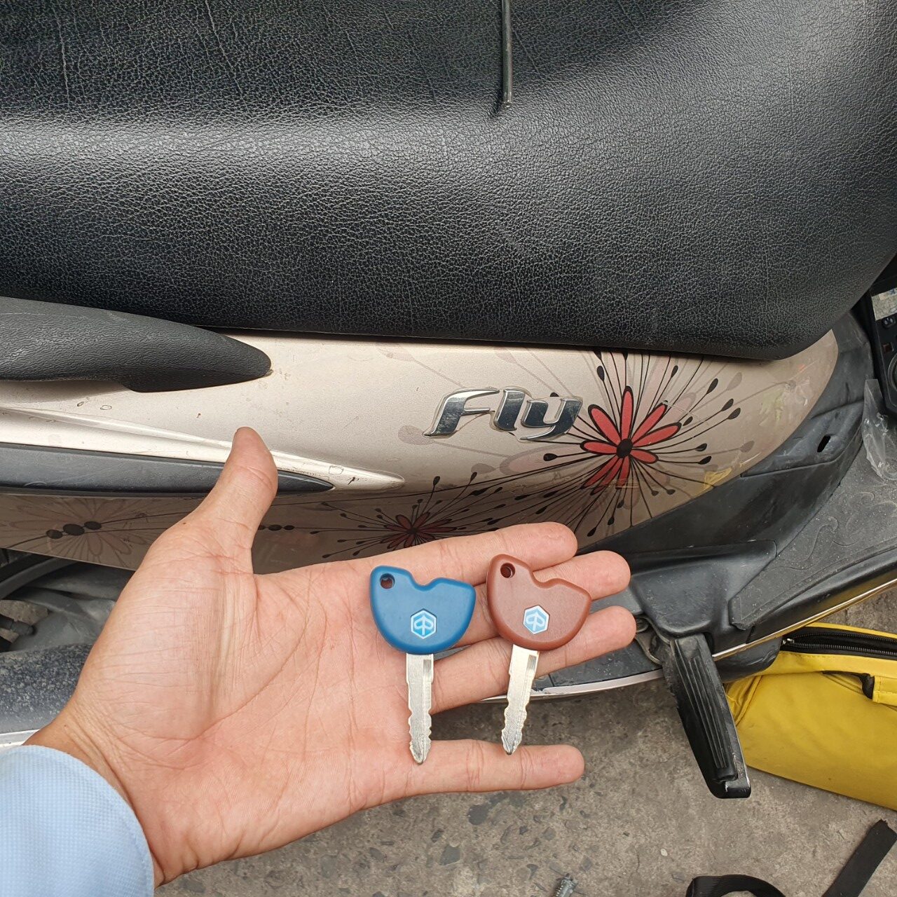 tho-sua-khoa-xe-piaggio-vespa-liberty-fly-mat-het-chia-khoa-ma-so-id