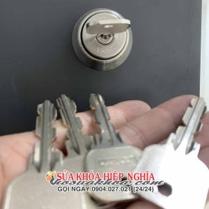 danh-chia-khoa-tai-nha-gia-re-tphcm